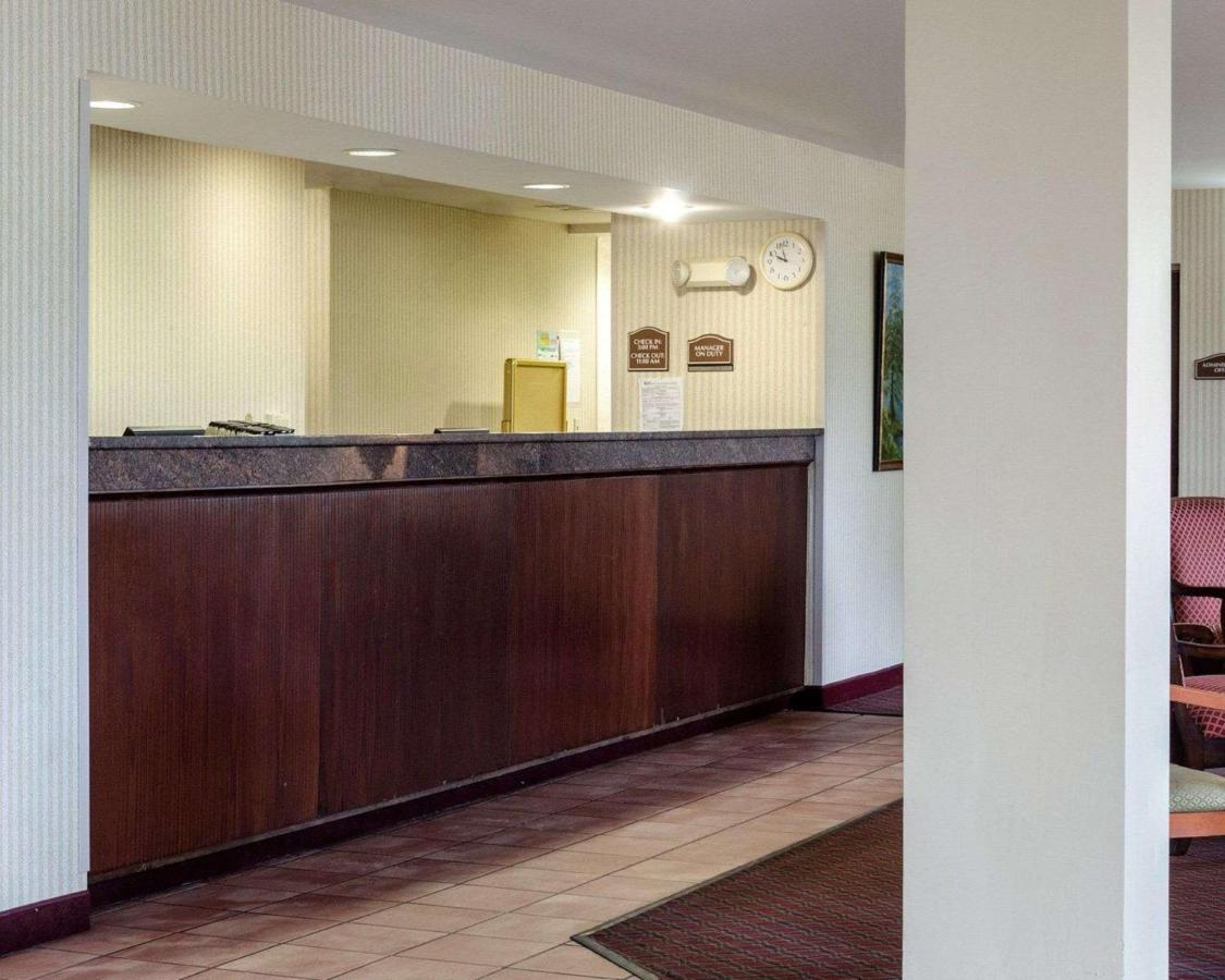Rodeway Inn Гринвилл Экстерьер фото