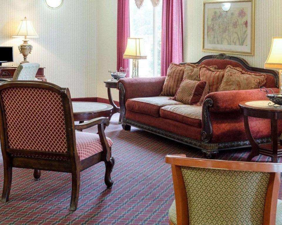 Rodeway Inn Гринвилл Экстерьер фото