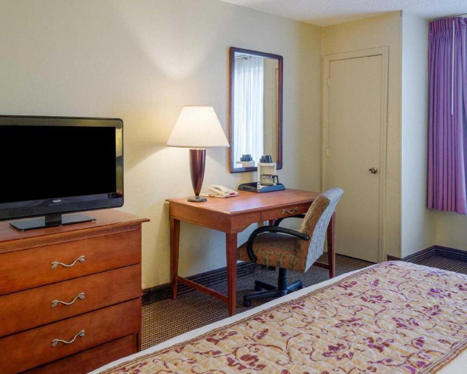 Rodeway Inn Гринвилл Экстерьер фото