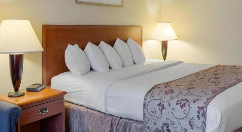 Rodeway Inn Гринвилл Экстерьер фото