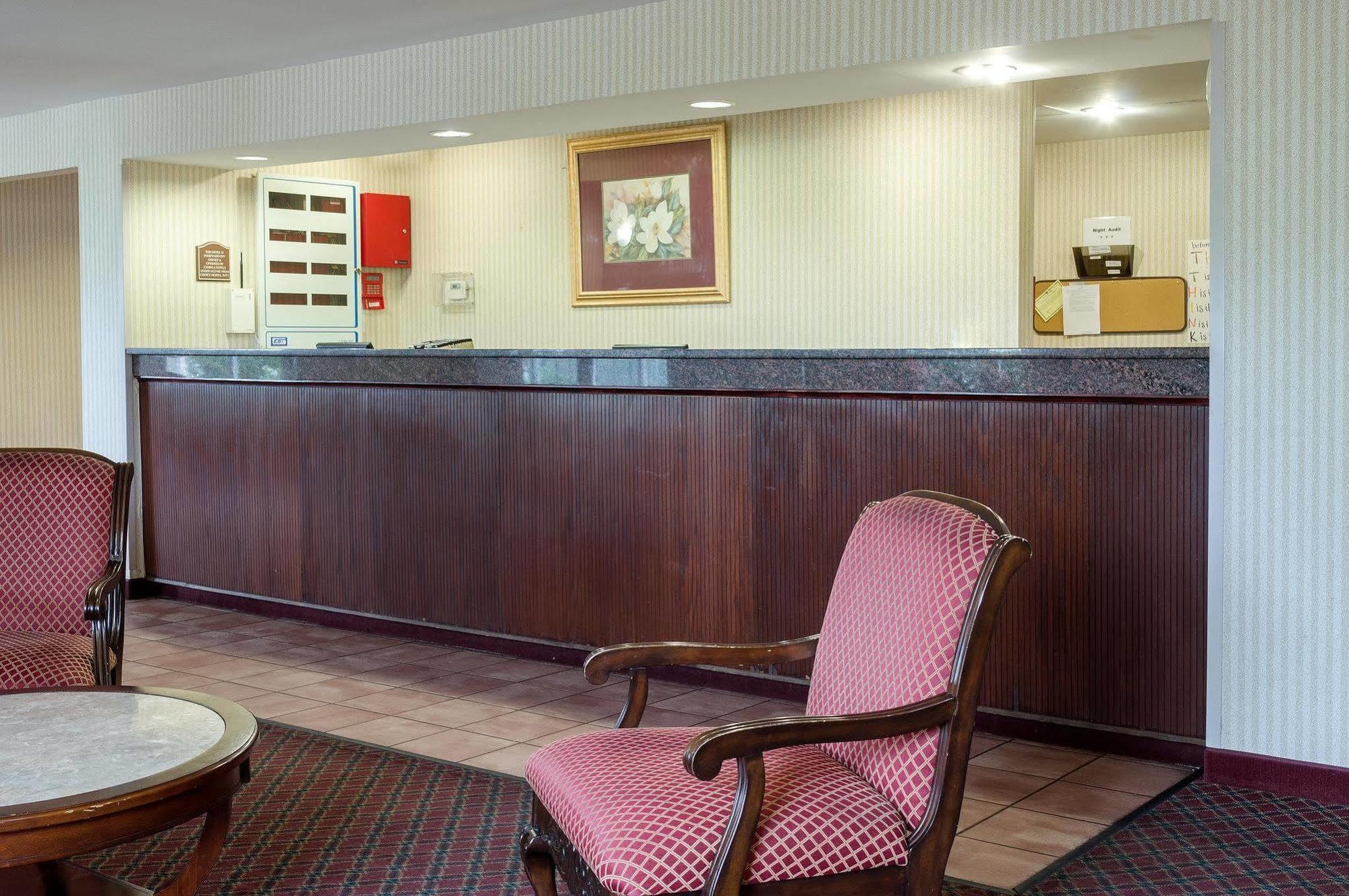 Rodeway Inn Гринвилл Экстерьер фото