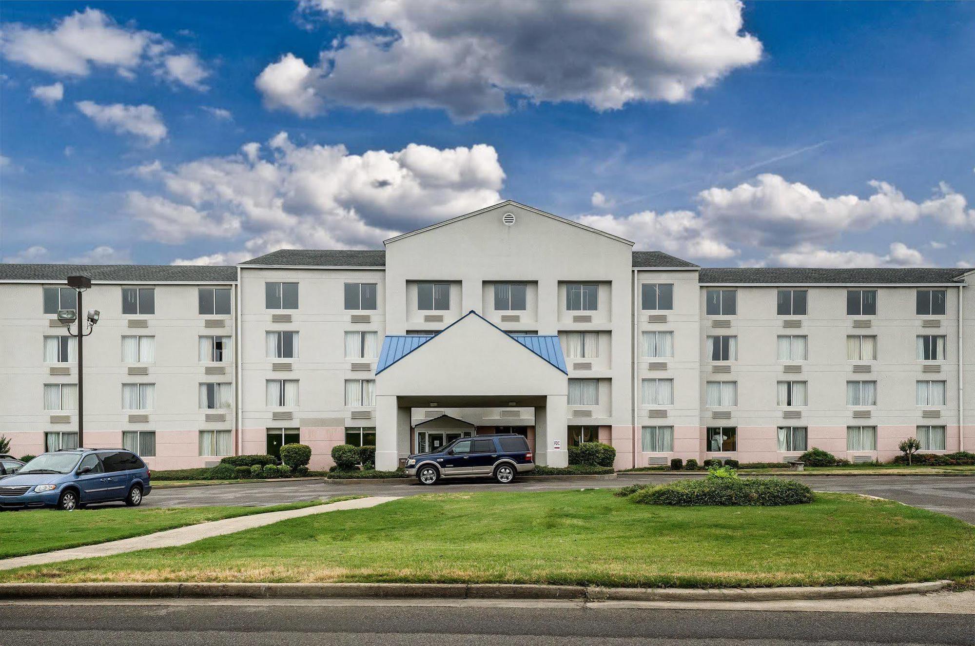Rodeway Inn Гринвилл Экстерьер фото